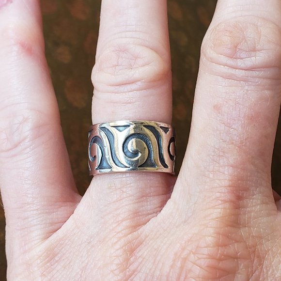 Sterling Silver 925 Wide band ring with scroll motif - Picture 3 of 8